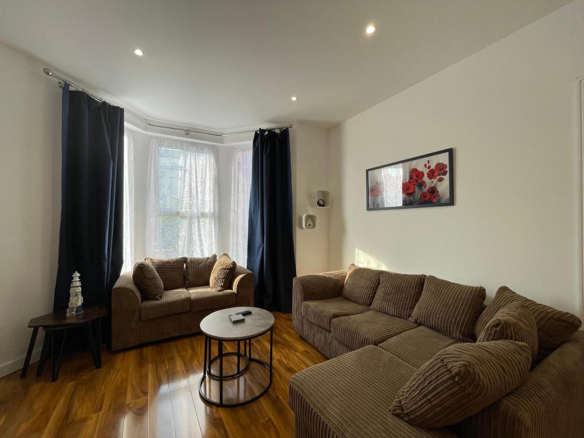 Station House Plymouth Hotel Bagian luar foto