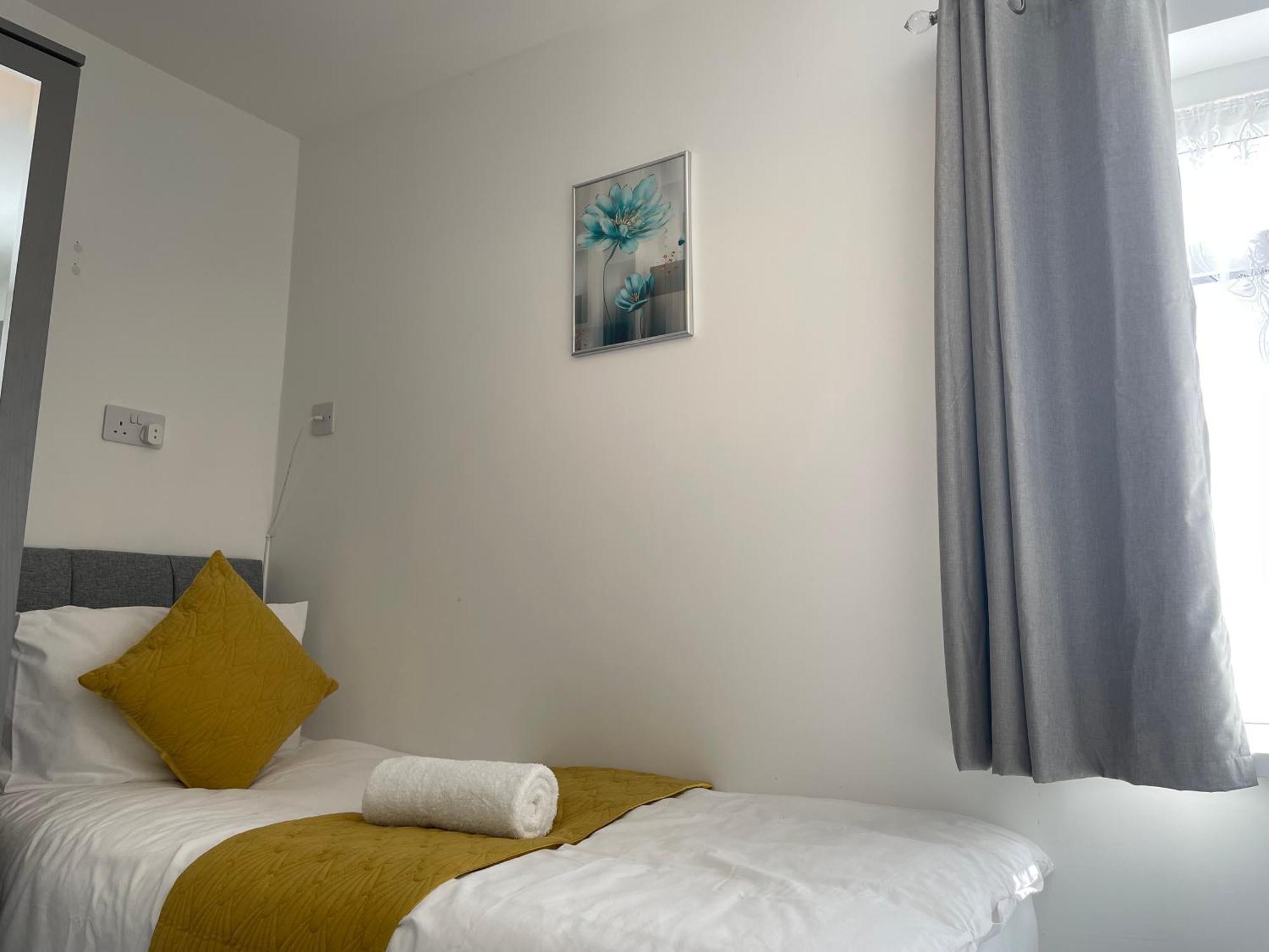 Station House Plymouth Hotel Bagian luar foto