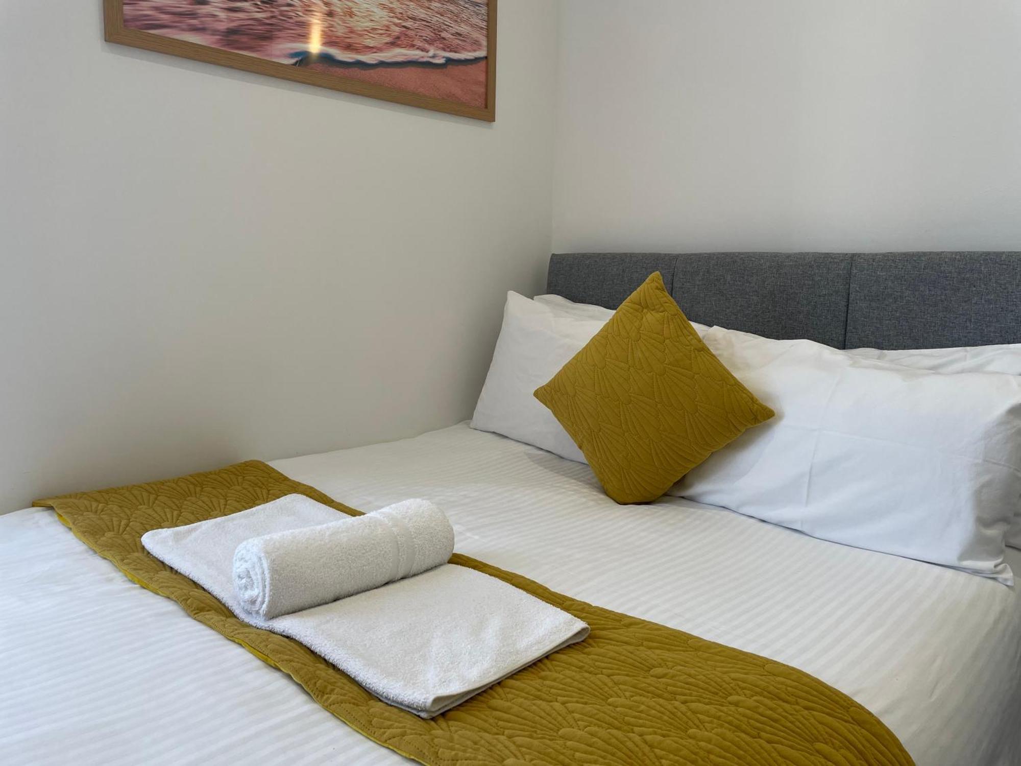 Station House Plymouth Hotel Bagian luar foto