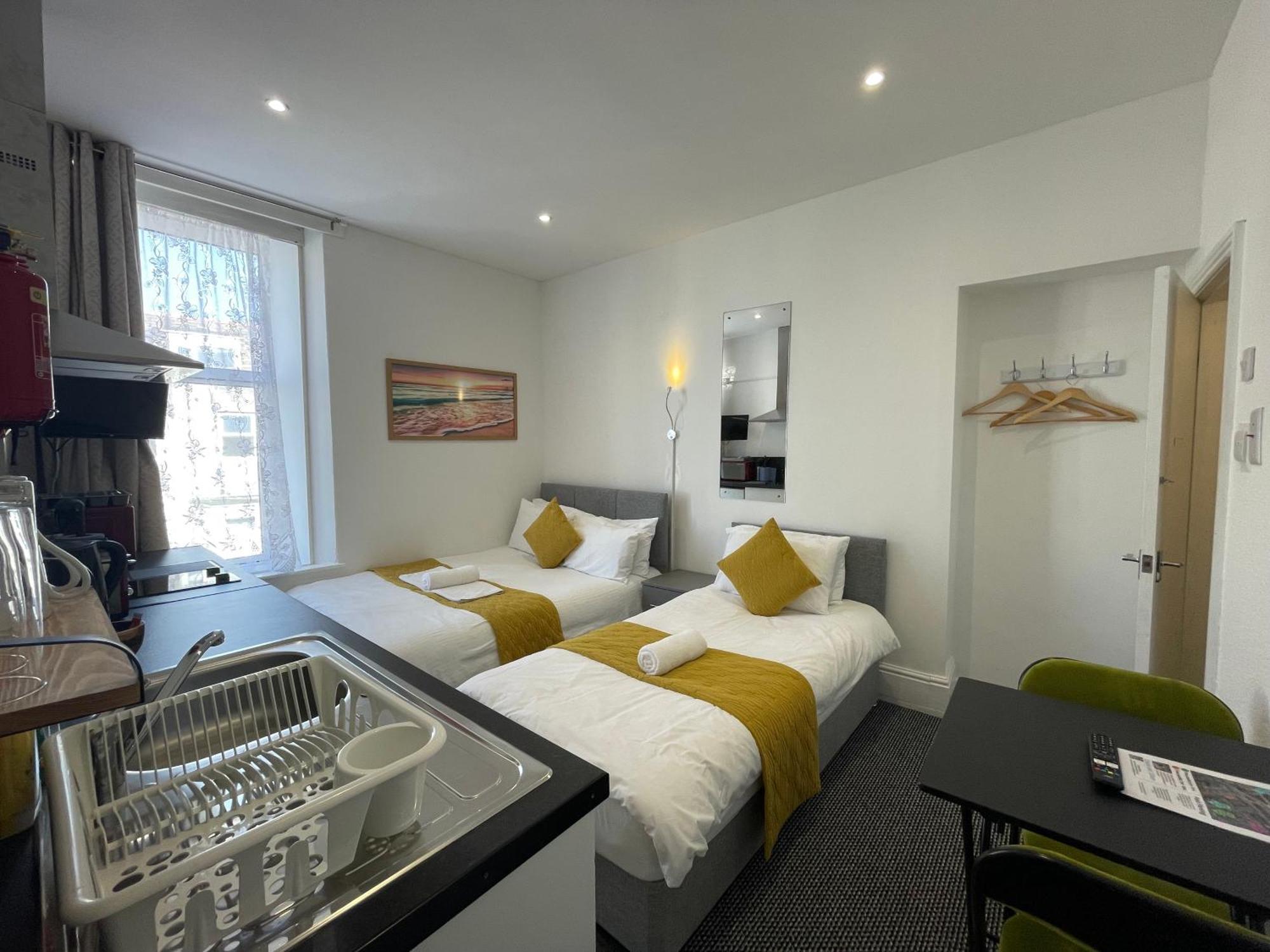 Station House Plymouth Hotel Bagian luar foto