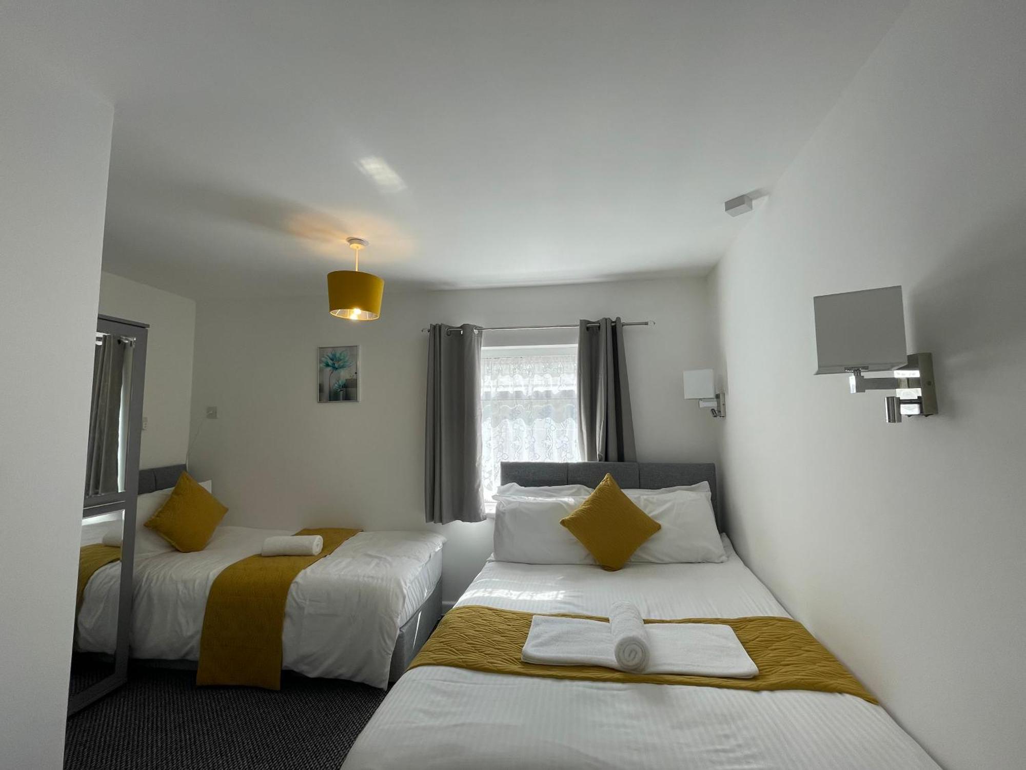 Station House Plymouth Hotel Bagian luar foto